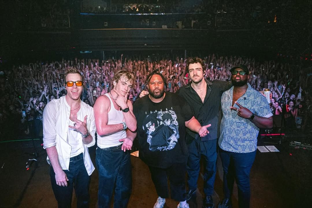 La banda al terminar el show de Vorterix